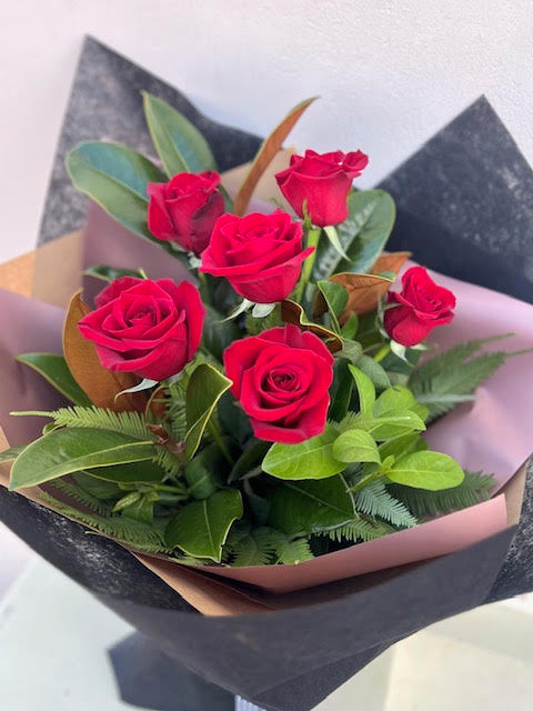6 Red Roses